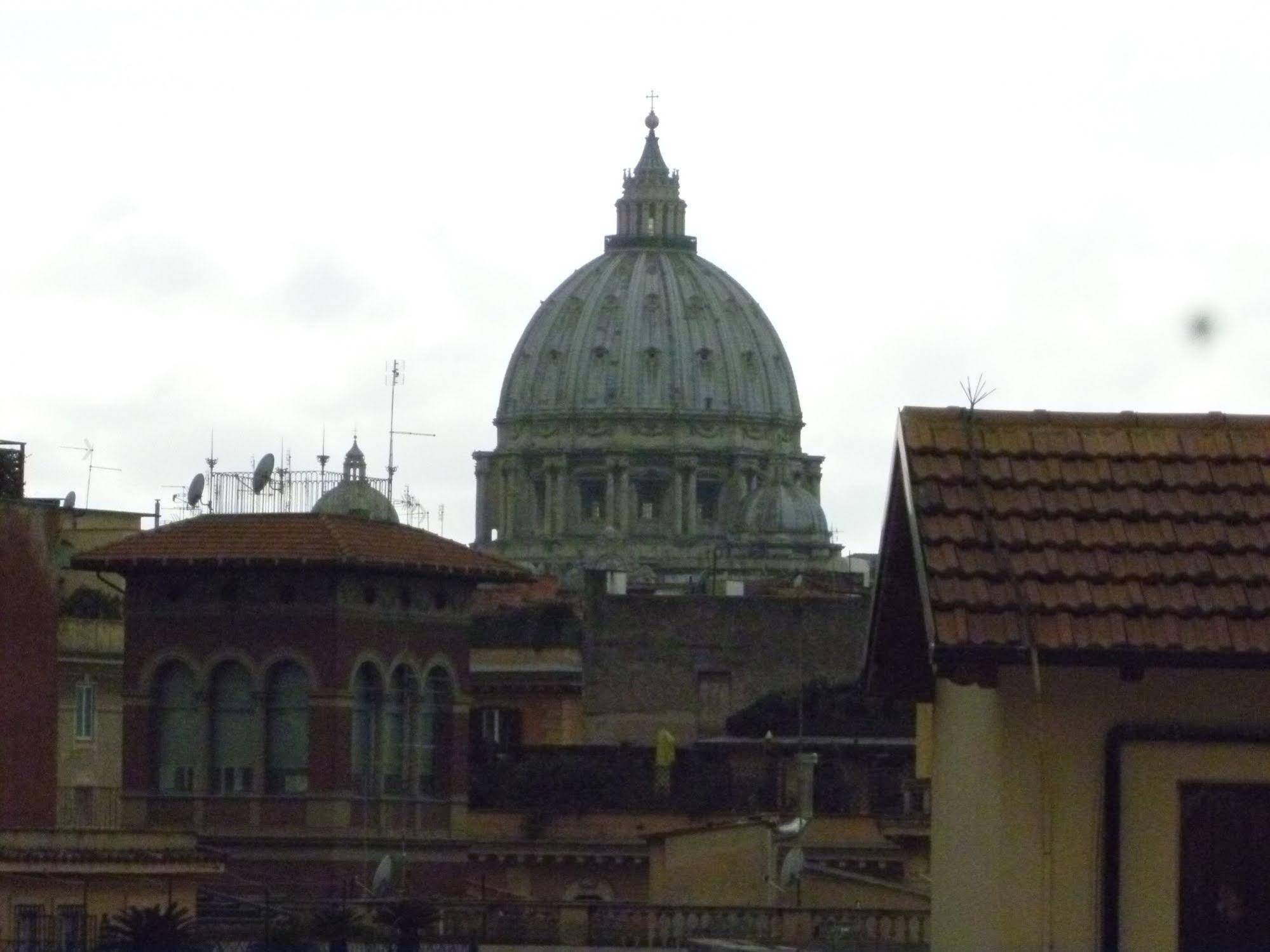 San Pietro Arte In Suite Рим Экстерьер фото